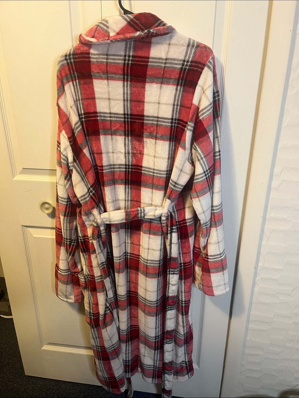 Pottery Barn Red and White Plaid Fleece Hooded Bath Robe - Picture 3 of 3